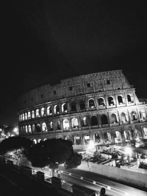 Jacuzzi In Front Of The Colosseum Apartamento *